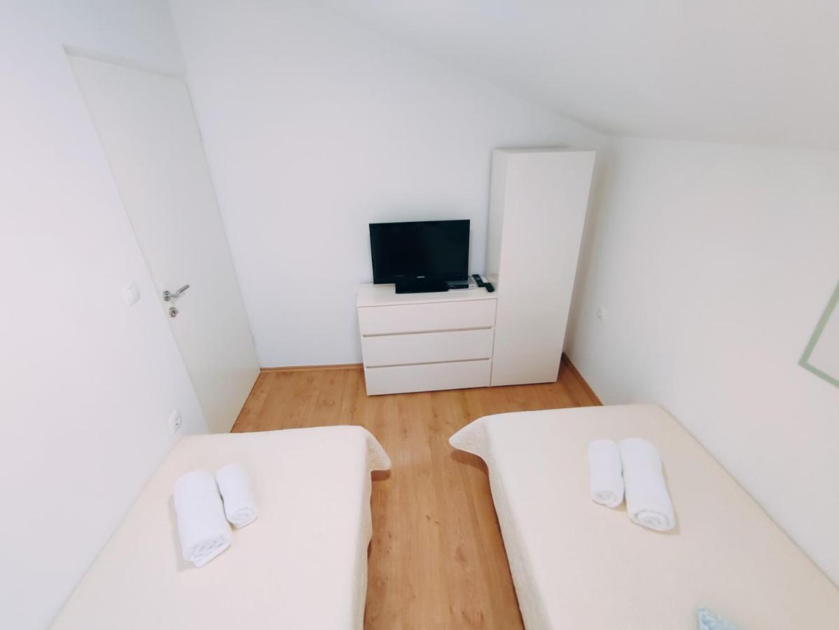 Apartment Prominac Zara Esterno foto
